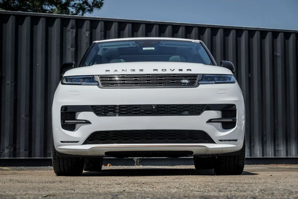 New 2026 Fuji White Land Rover Dynamic SE image 5