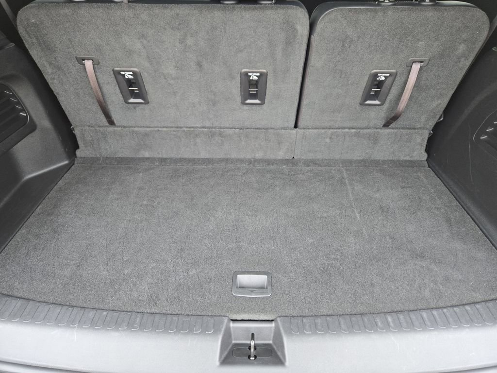 Used 2025 Summit White Buick Preferred image 27