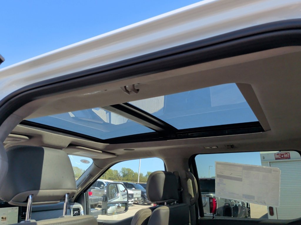 New 2027 Star White Metallic Tri-Coat Ford F-250® Platinum® image 24