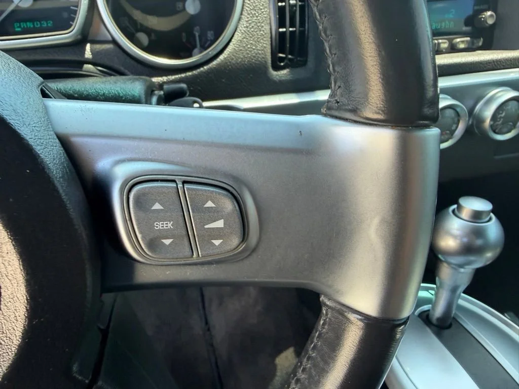 2003 Chevrolet SSR LS - Photo 16