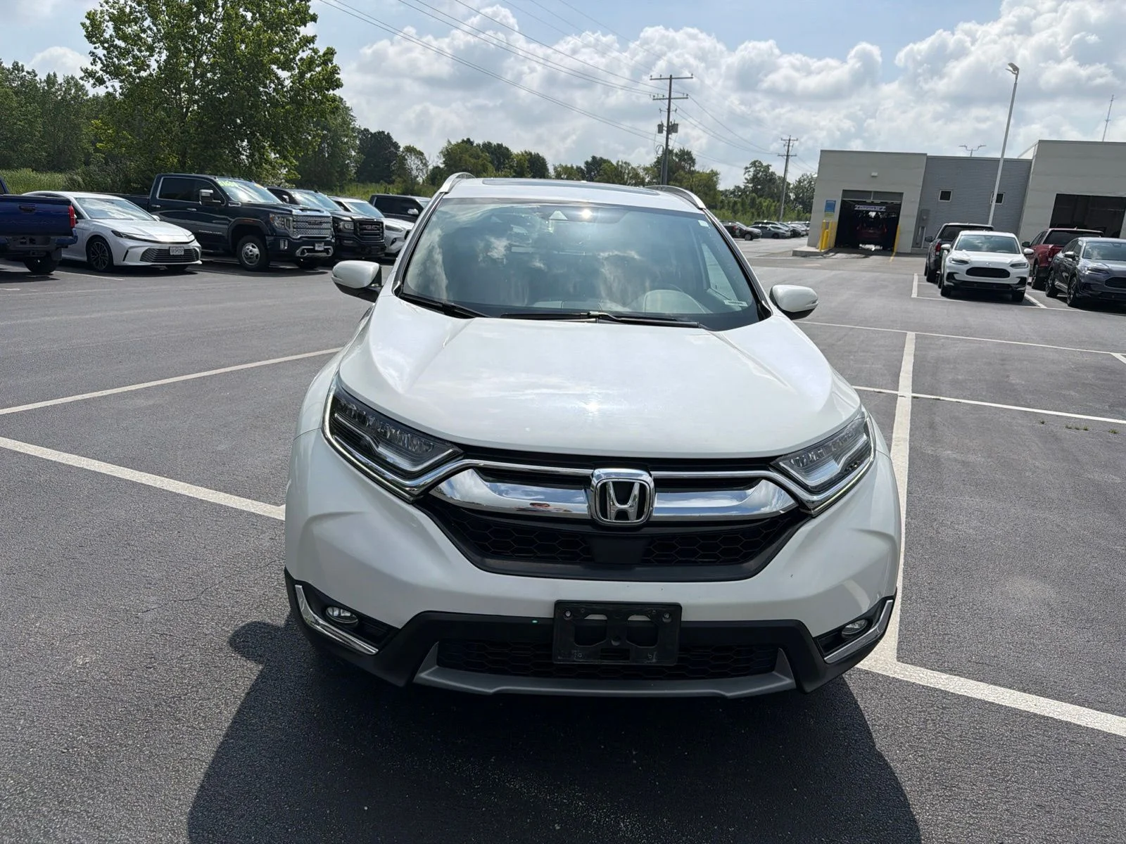 Used 2017 White Diamond Pearl Honda Touring image 9