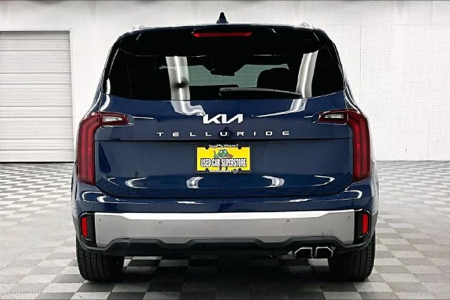 Used 2025 Midnight Lake Blue Kia S image 5
