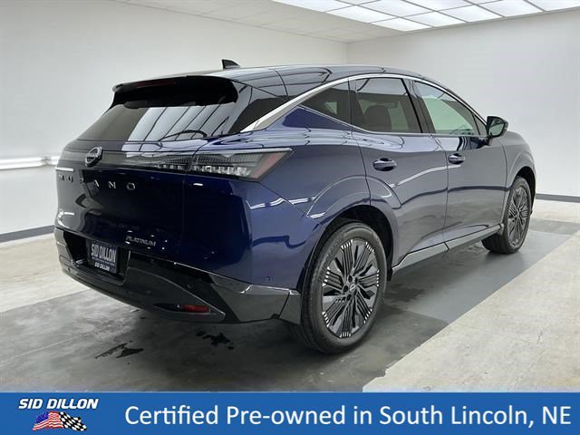 Used 2025 Deep Ocean Blue Pearl/Super Black Nissan Platinum image 4