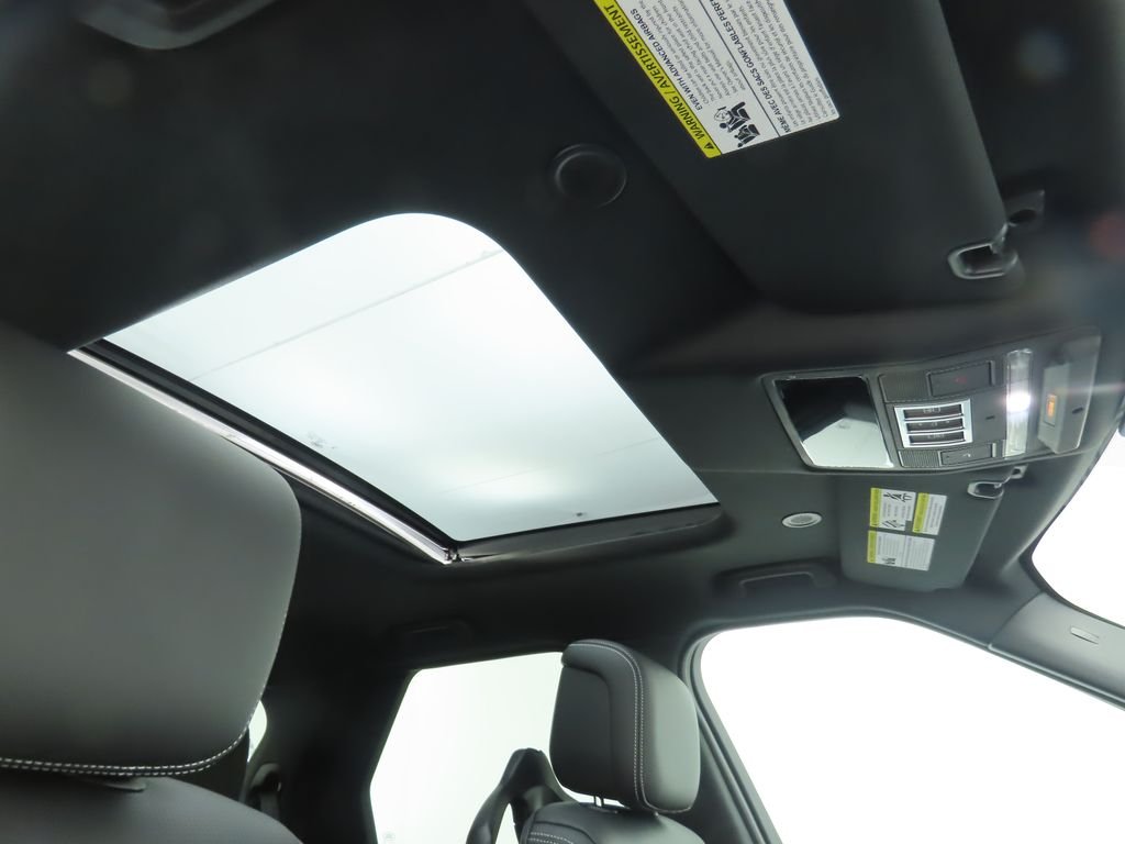 Used 2025 Fuji White Land Rover S image 20