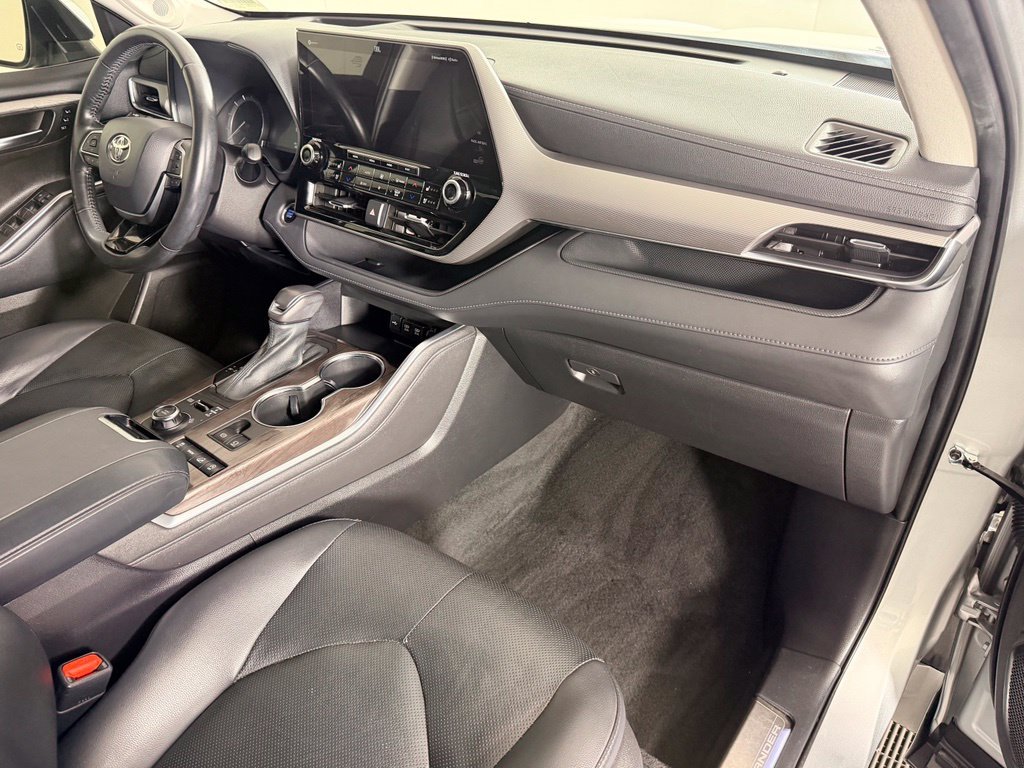 Certified Used 2021 Silver Toyota Platinum image 31