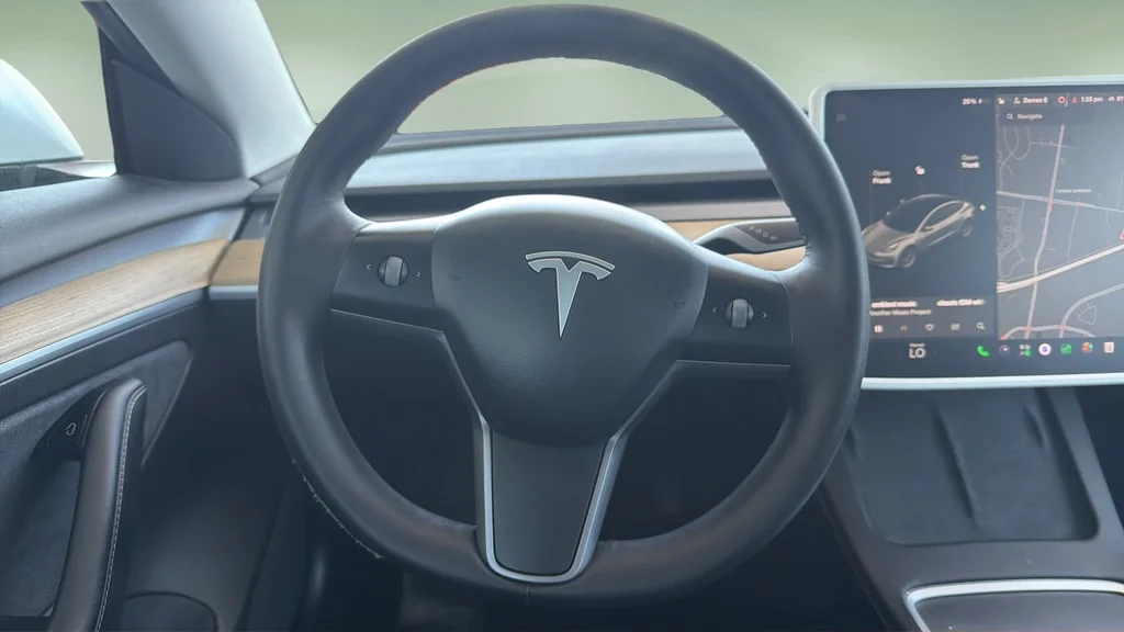 Used 2021 Pearl White Multi-Coat Tesla Standard Range Plus image 9
