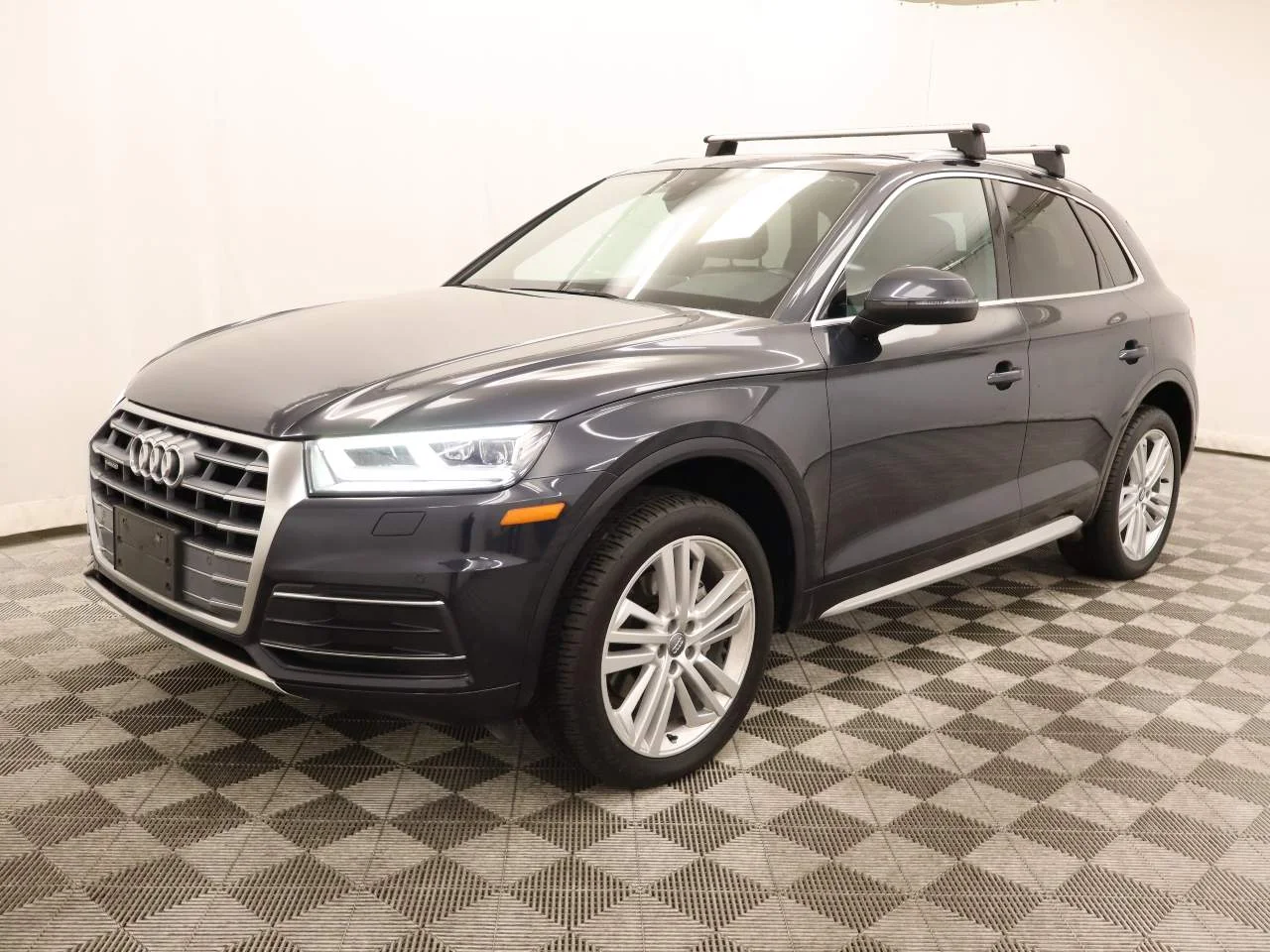 2019 Audi Q5 2.0T quattro S tronic Premium Plus's photo