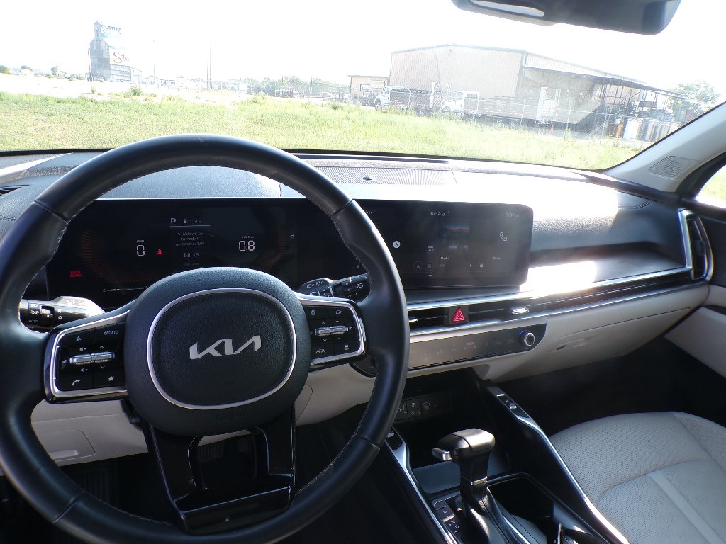 Used 2024 Jungle Green Kia X-Line EX image 13