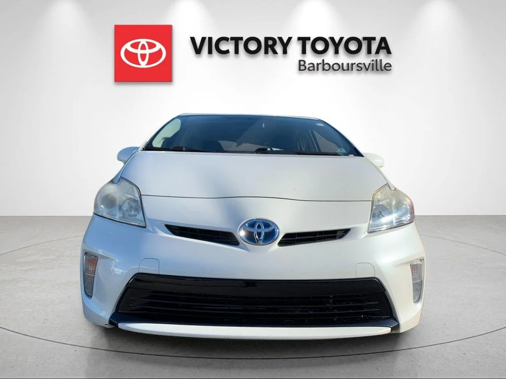 Used 2015 White Toyota Persona Series Special Edition image 8