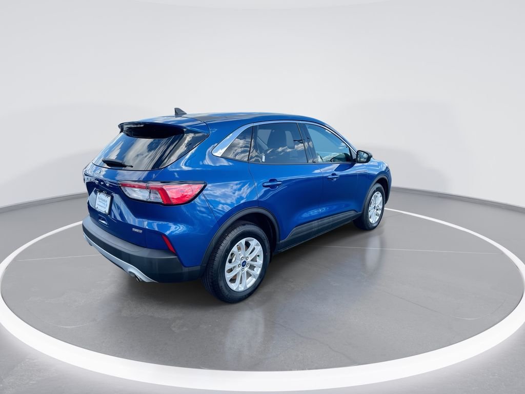 Used 2022 Blue Ford SE image 8