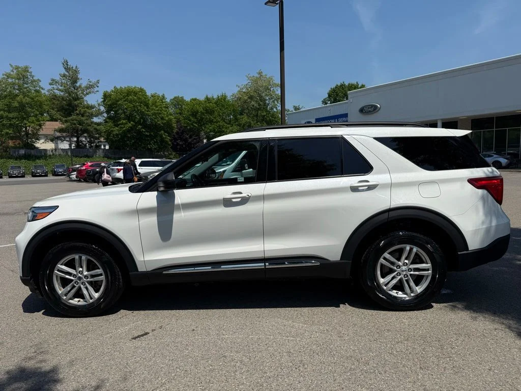 Used 2022 White Ford XLT image 9