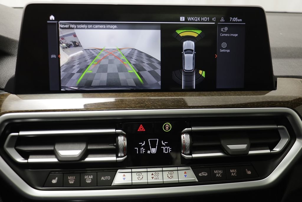 Used 2022 Black BMW xDrive30i image 10