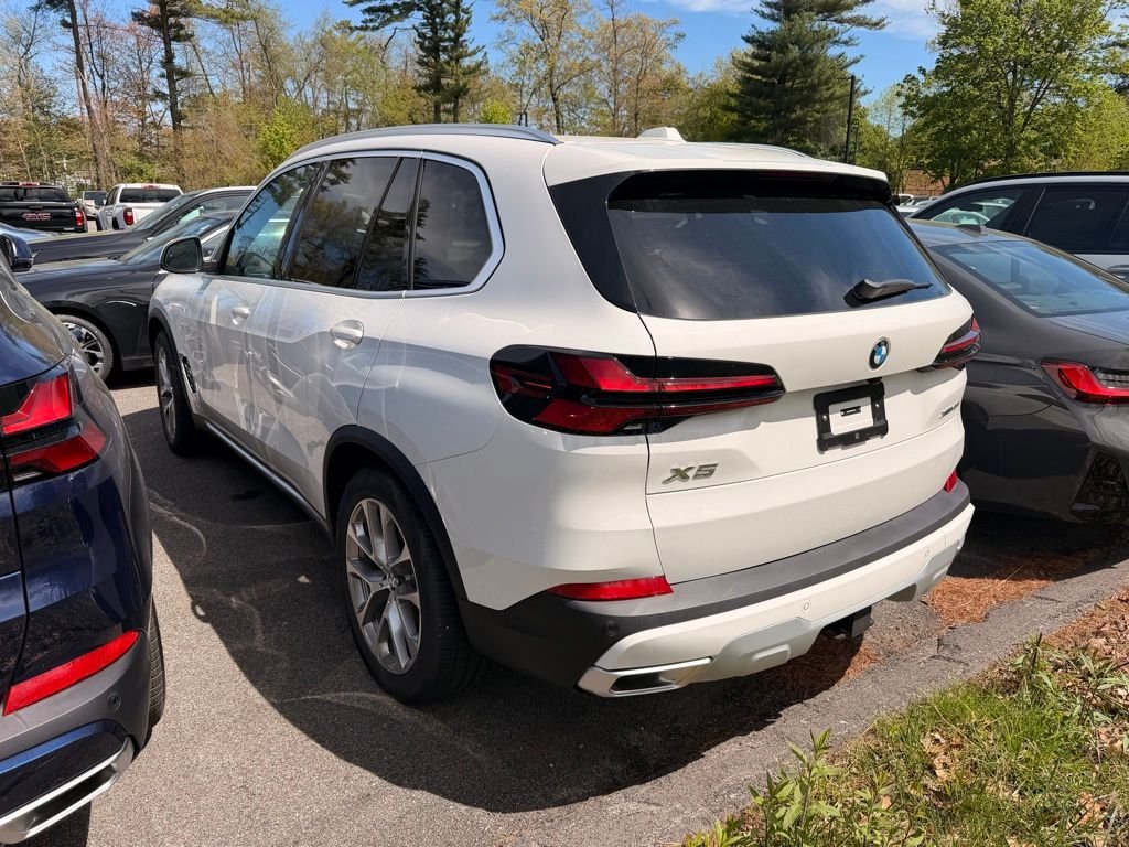 New 2026 Alpine White BMW xDrive40i image 3