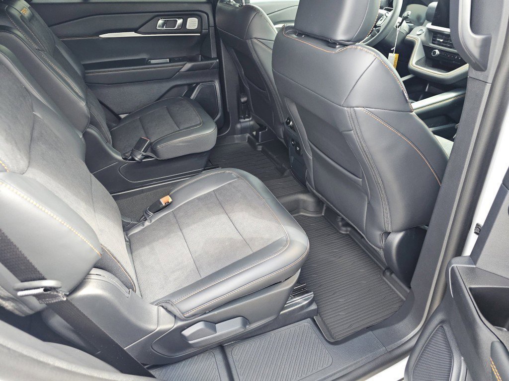 New 2026 Space White Metallic Ford Tremor image 30