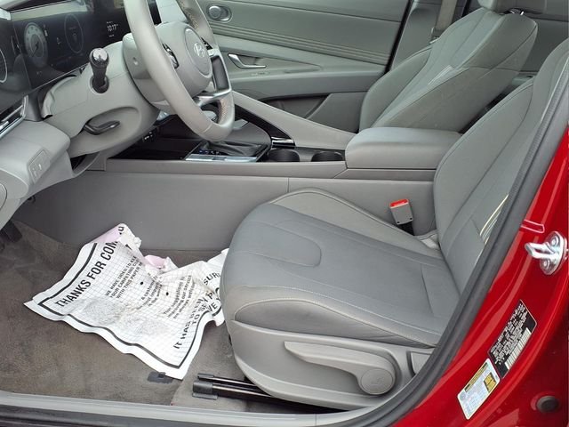 2025 Hyundai Elantra SEL - Photo 15