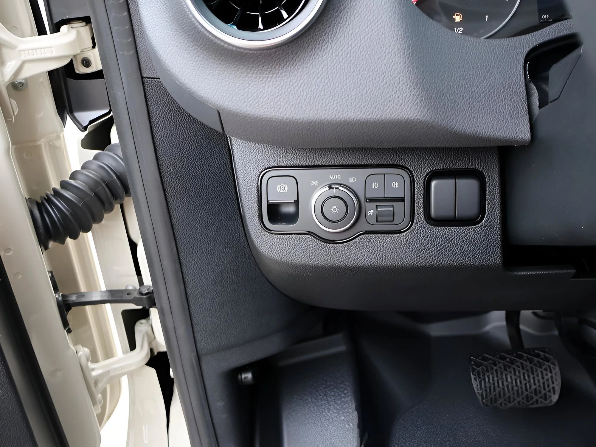 2026 Mercedes-Benz Sprinter Cargo Van Base - Photo 43