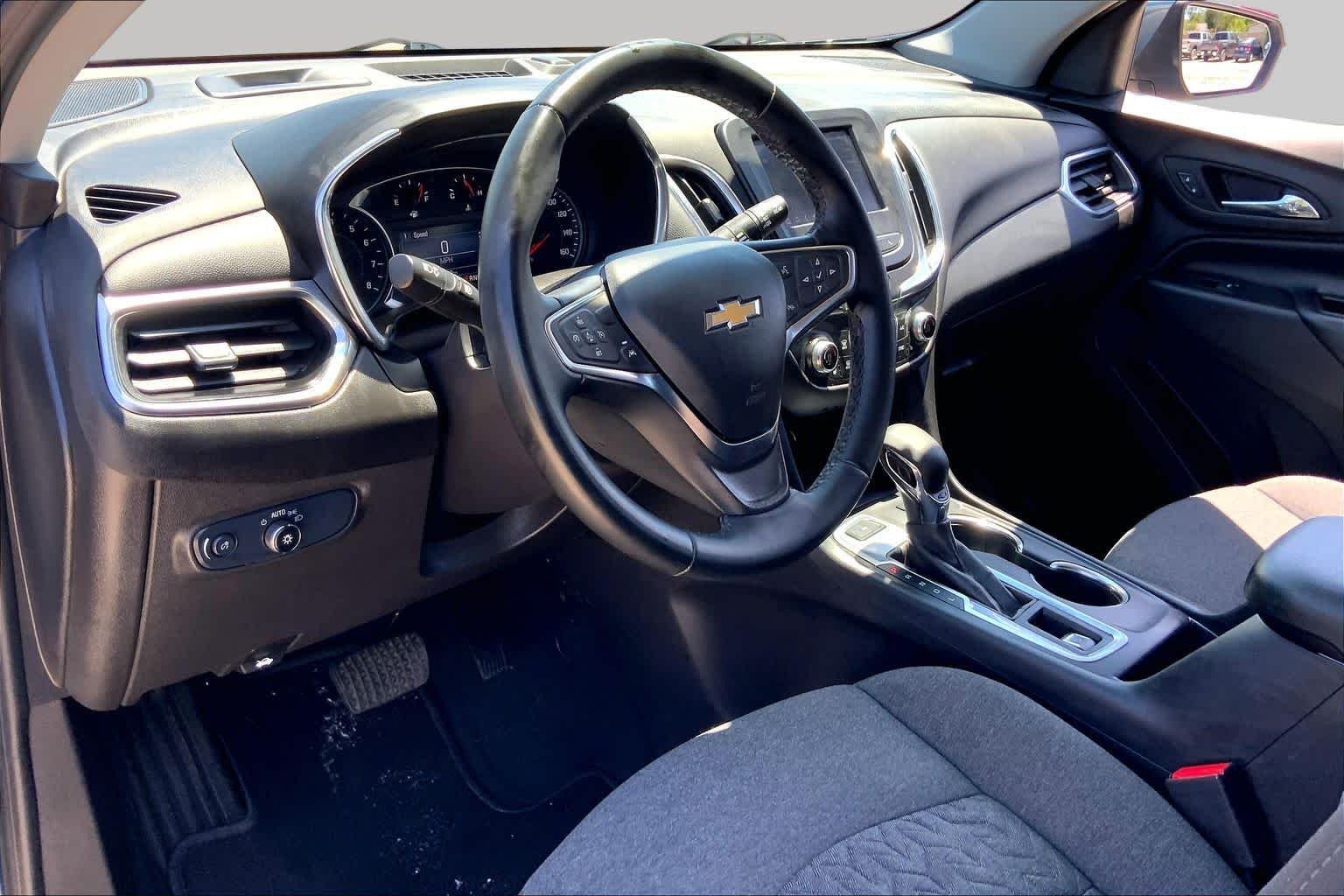 Used 2024 Lakeshore Blue Metallic Chevrolet LT image 17