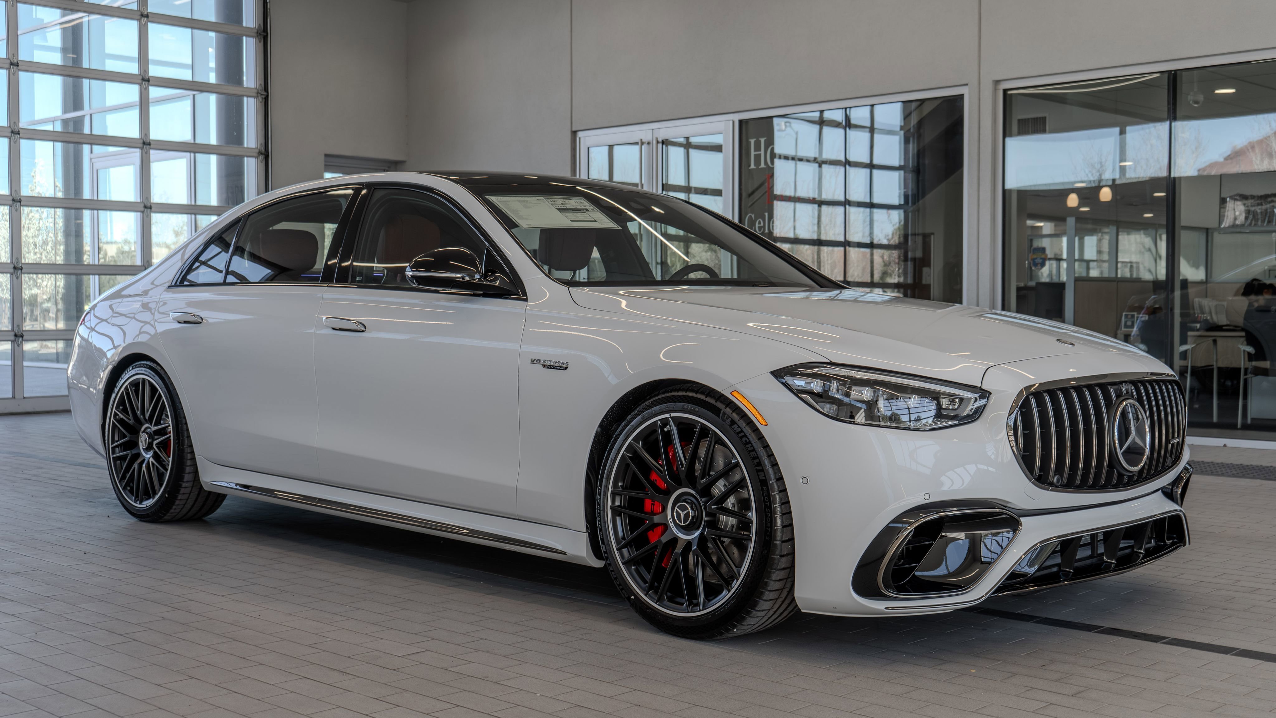 New 2026 MANUFAKTUR Moonlight White Metallic Mercedes-Benz S 63 E AMG® image 48