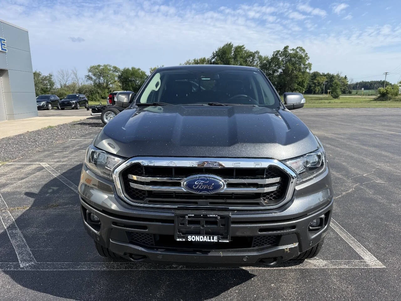 Used 2020 Magnetic Ford Lariat 4x4 4dr SuperCrew 5.1 ft. SB image 2