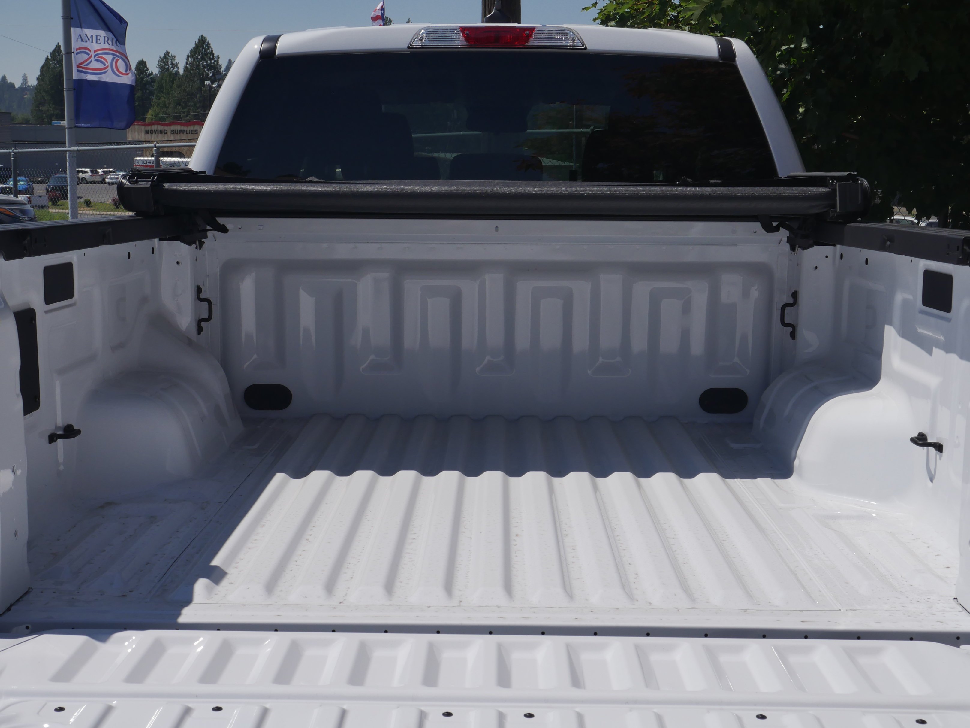 New 2026 Oxford White Ford XL image 23