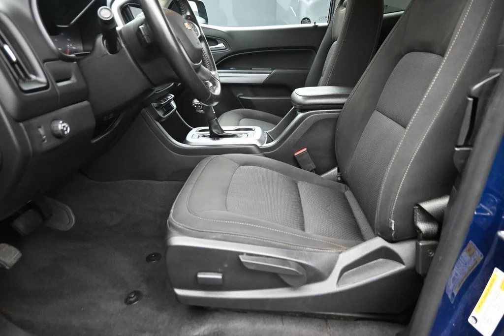 Certified Used 2020 Blue Chevrolet LT image 19