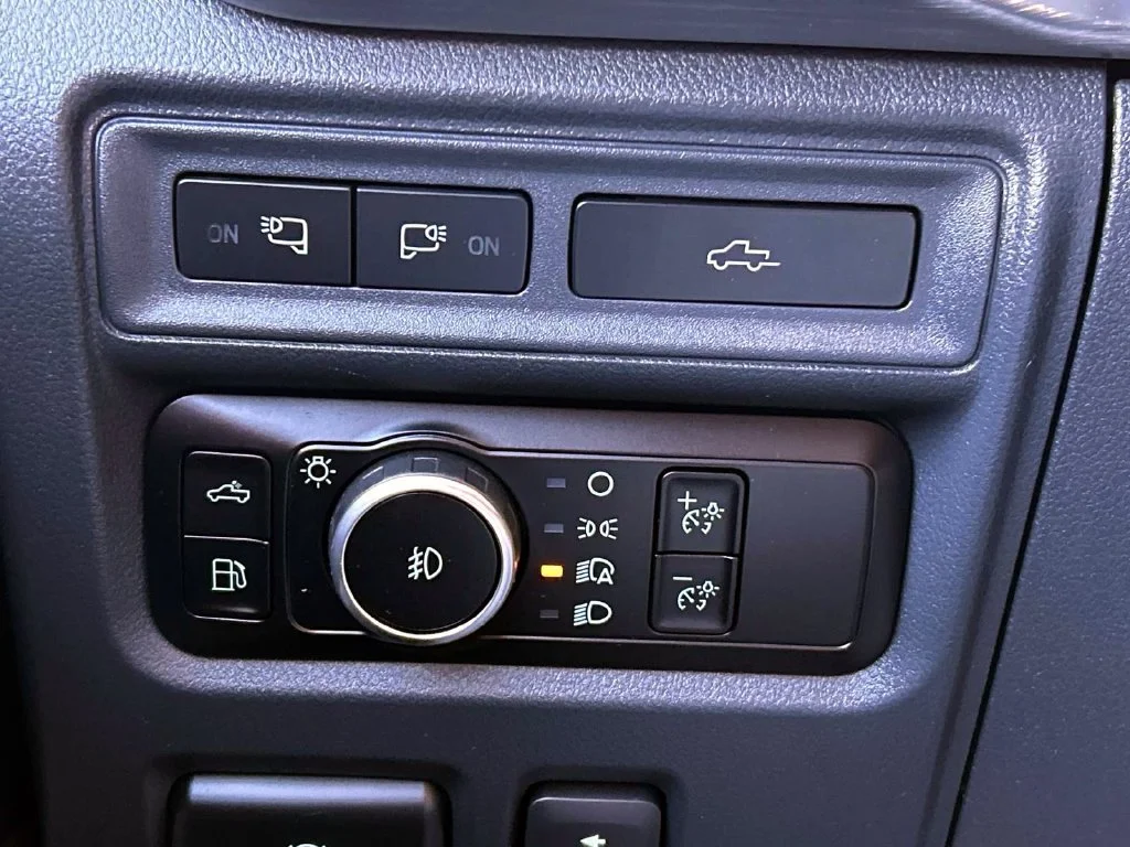 Used 2023 Black Metallic Ford Lariat image 23