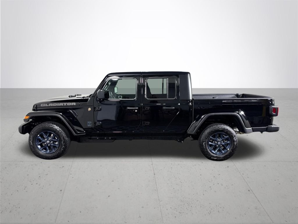 New 2026 Black Clear-Coat Exterior Paint Jeep 85th Anniversary Edition image 9