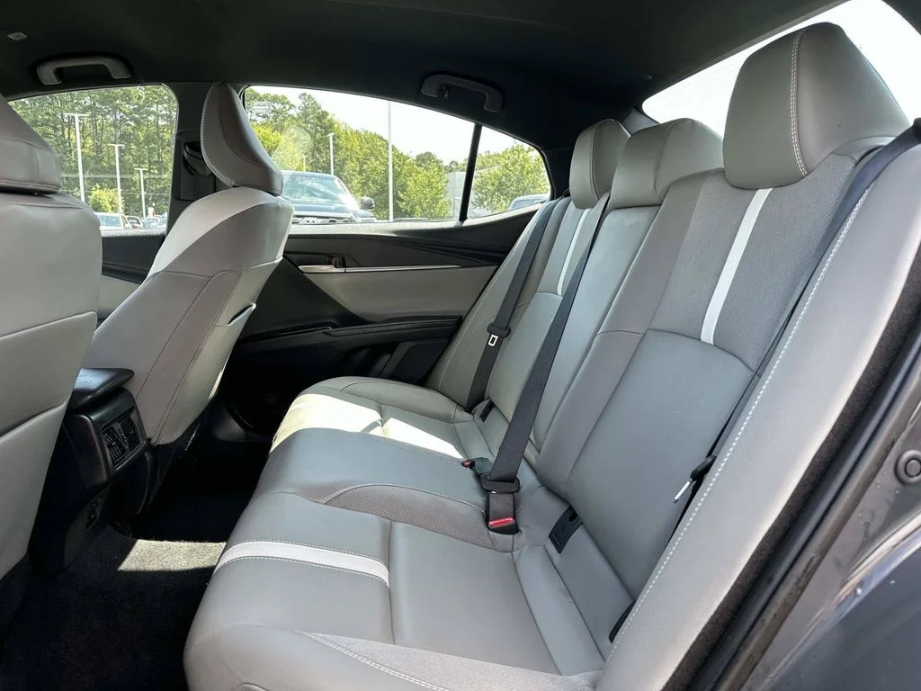 Certified Used 2025  Toyota SE image 16