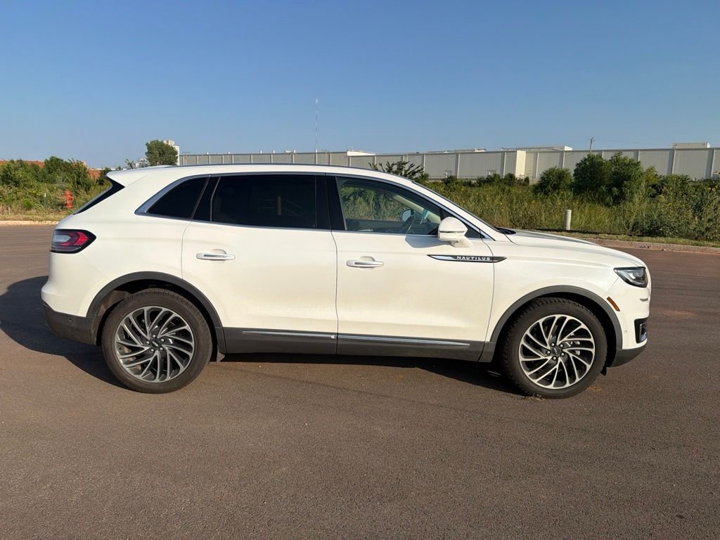 Used 2020 Pristine White Lincoln Reserve image 4