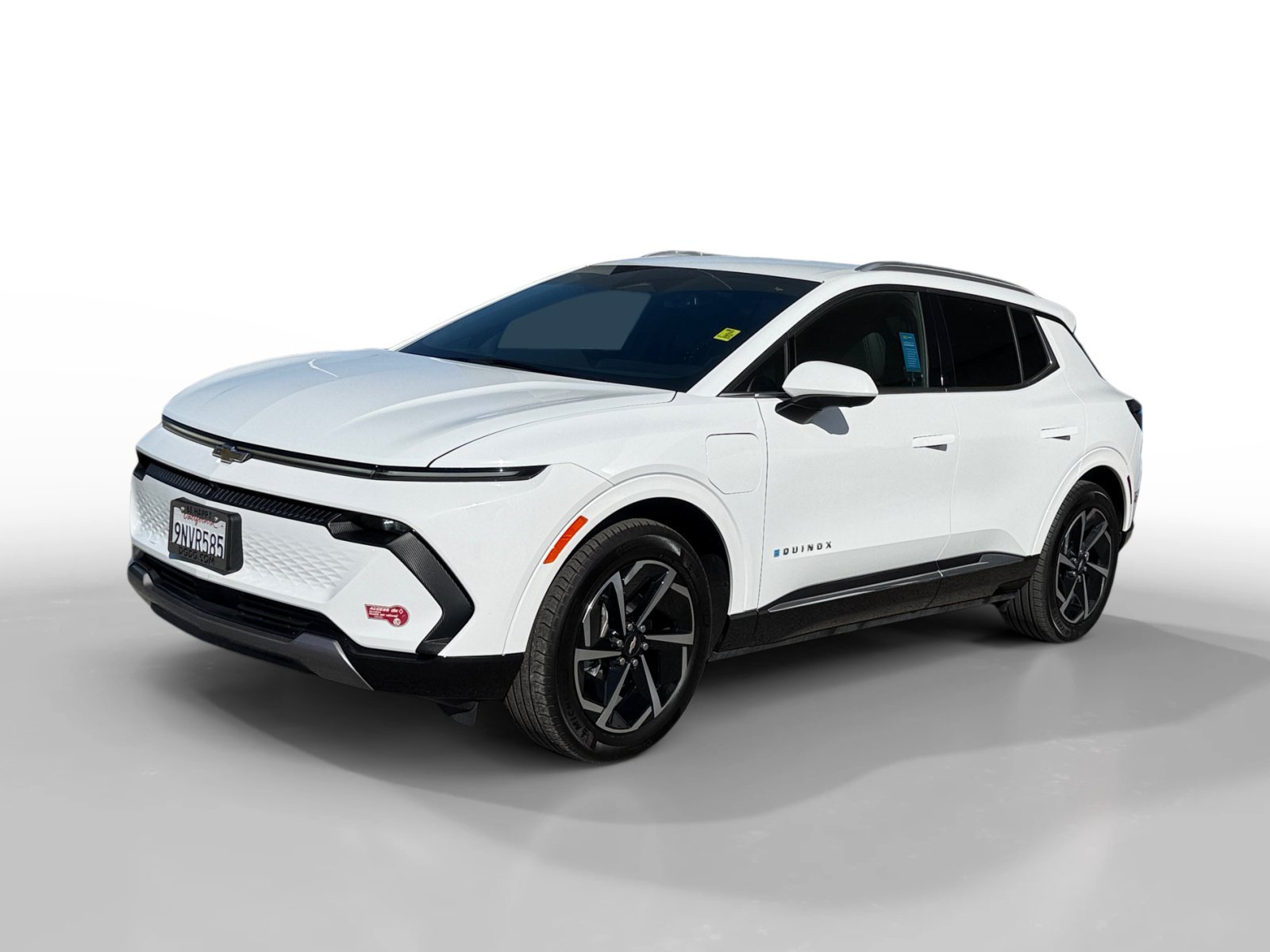 Used 2024 Summit White Chevrolet LT image 1