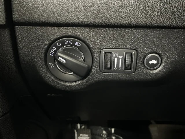 2023 Chrysler 300 Touring - Photo 21