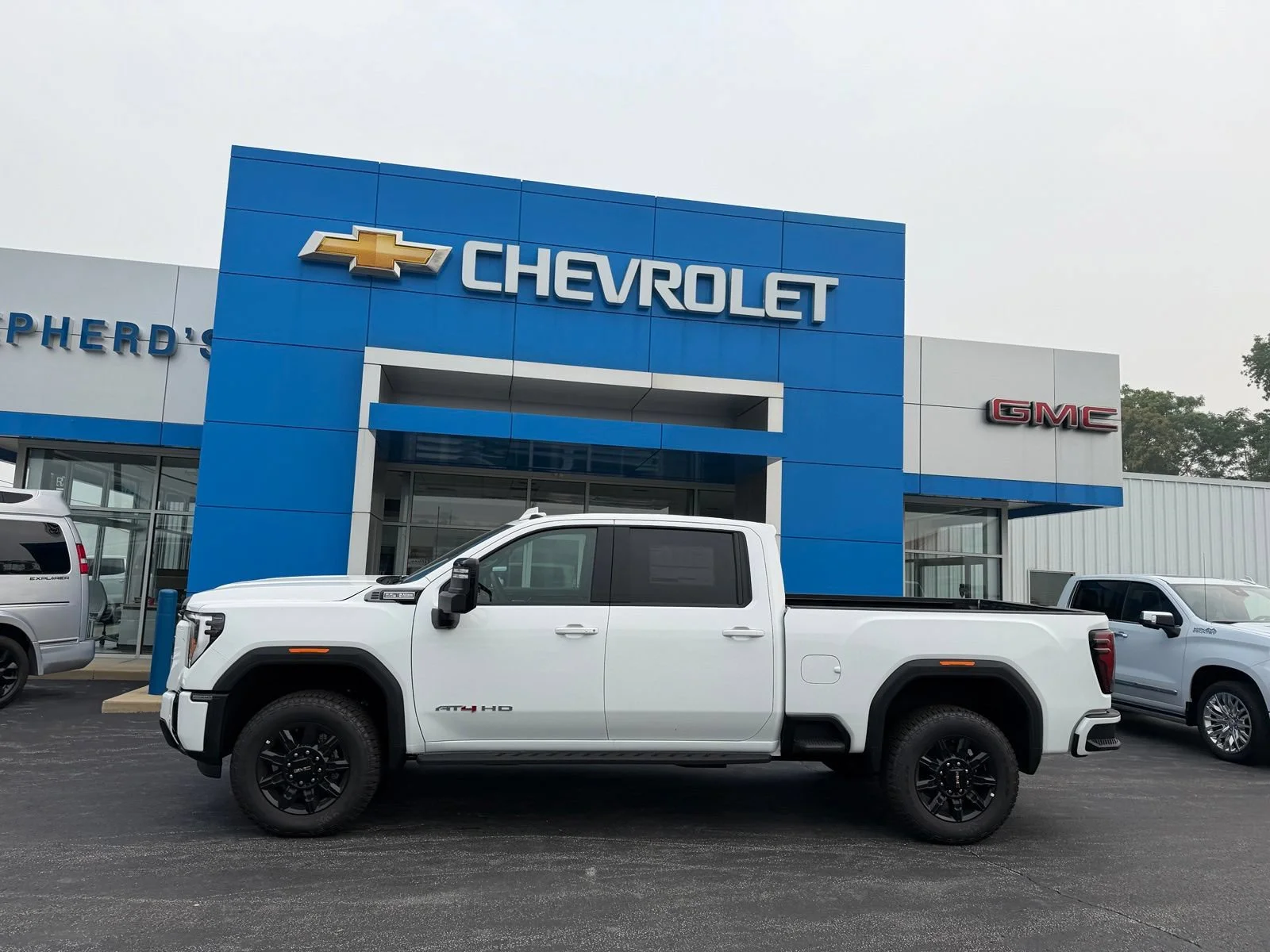 New 2026 Summit White GMC AT4 image 2