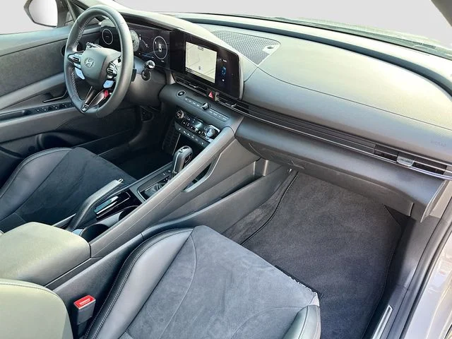 Used 2025 Gray Hyundai Base image 27