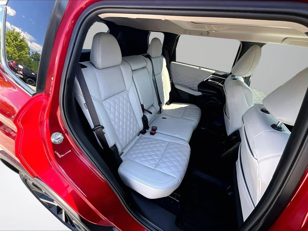 Used 2024 Red Mitsubishi SEL image 28