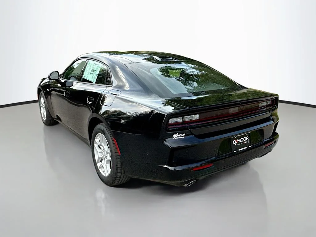 New 2026 Diamond Black Crystal Pearlcoat Dodge R/T image 6