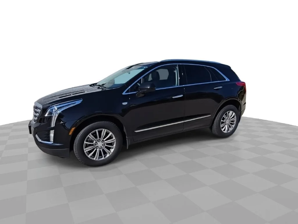 Used 2017 STELLAR BLACK METALLIC Cadillac Luxury AWD image 4