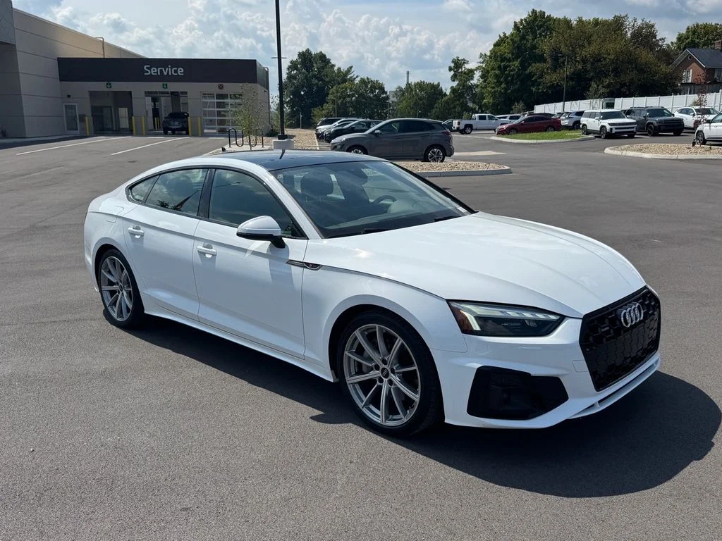 Used 2025  Audi 45 S line Premium image 2