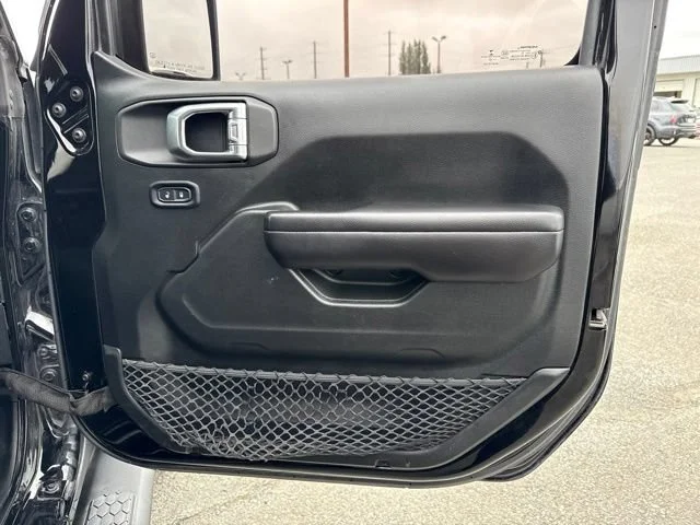 Used 2018 Black Clearcoat Jeep Sport S image 11