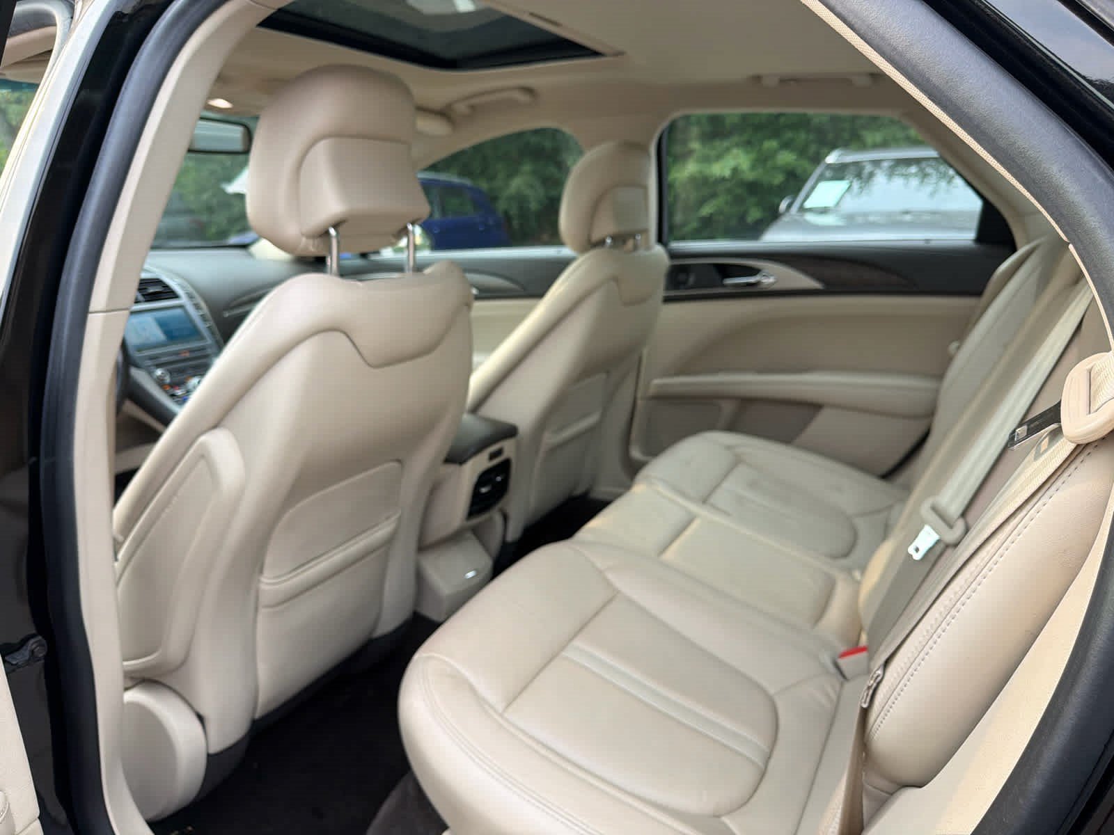 Used 2018 Black Velvet Lincoln Hybrid Reserve image 6
