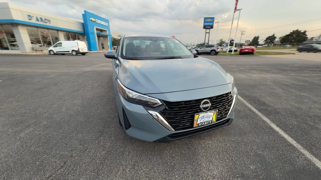Used 2024 Gray Nissan SV image 2