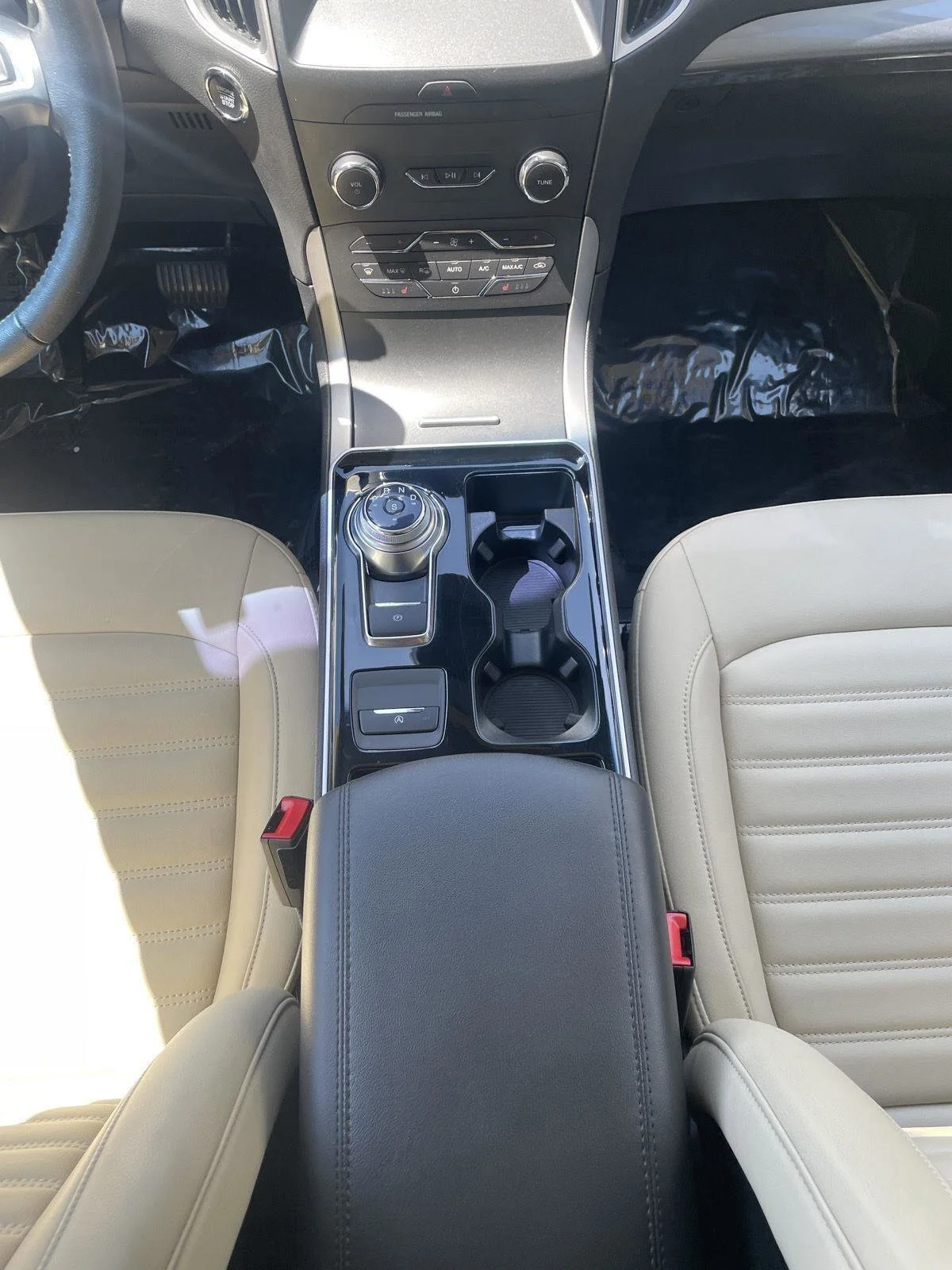 Used 2020 Magnetic Ford SEL image 27