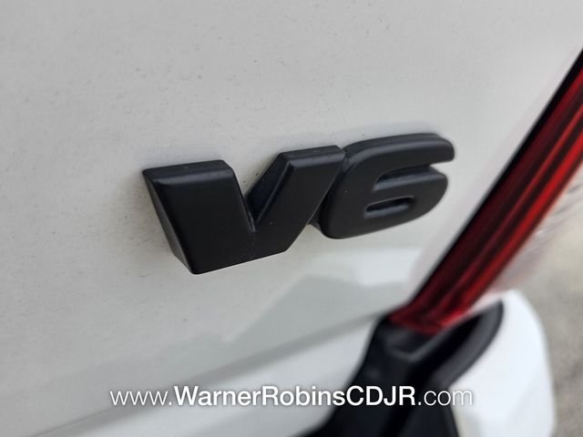 Used 2022 White Toyota SR5 image 12