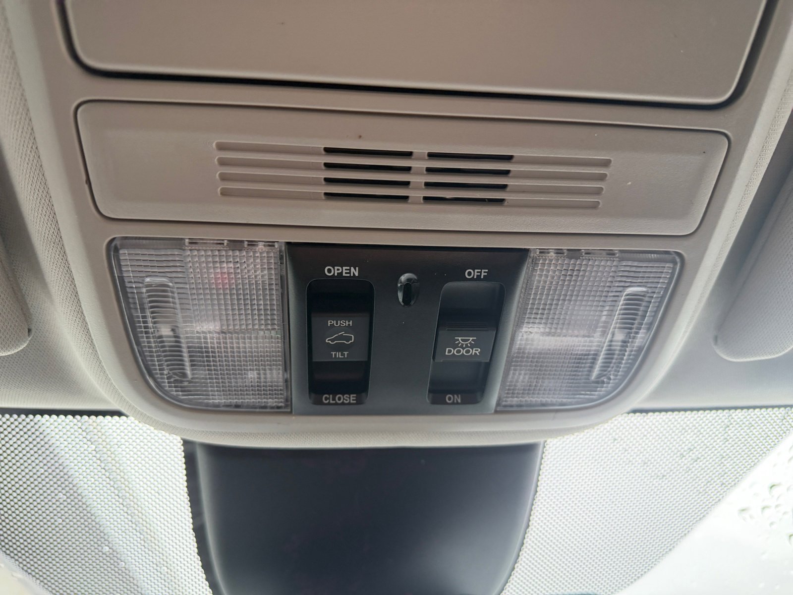 2025 Honda Odyssey EX-L - Photo 28