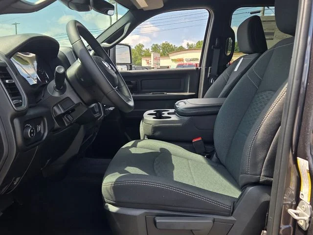 New 2027 Granite Crystal Metallic Clearcoat RAM  image 5