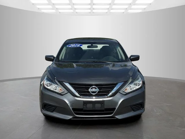 Used 2016 Nissan Altima S with VIN 1N4AL3AP7GN318614 for sale in Monroe, MI