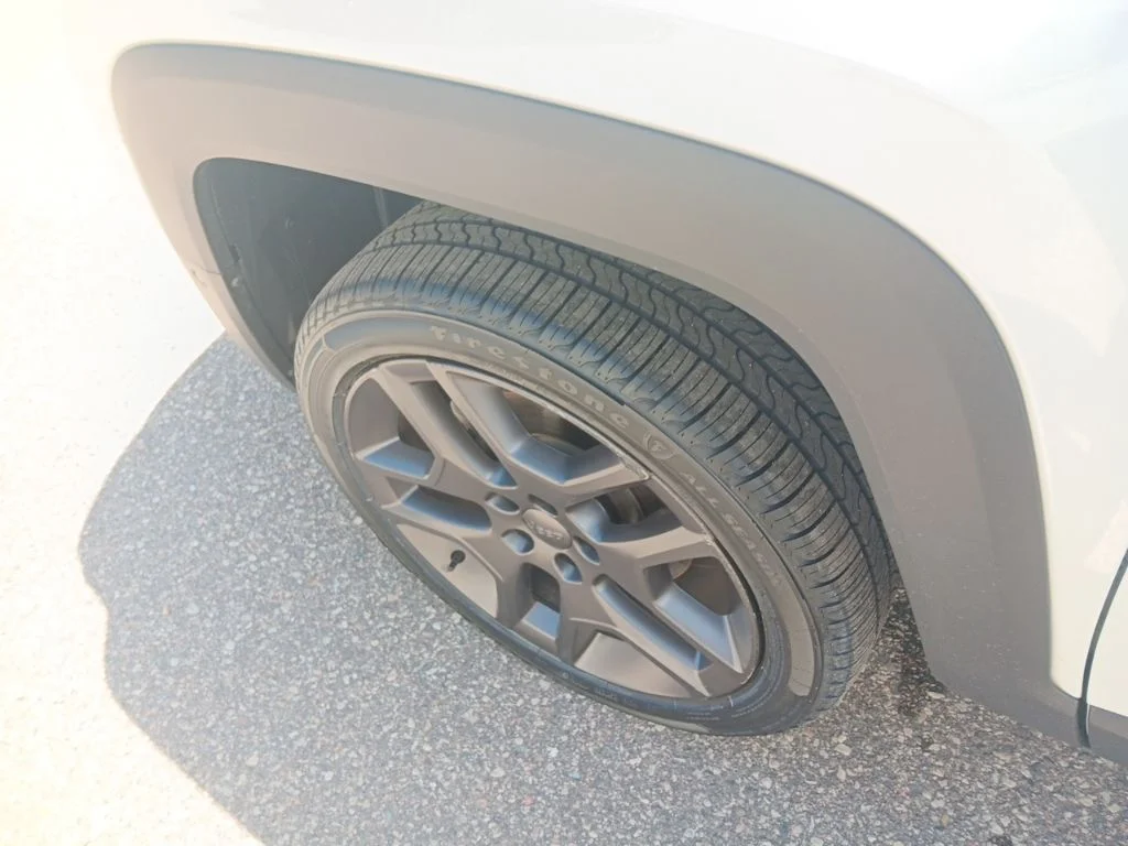Used 2020 Alpine White Clearcoat Jeep Limited image 12