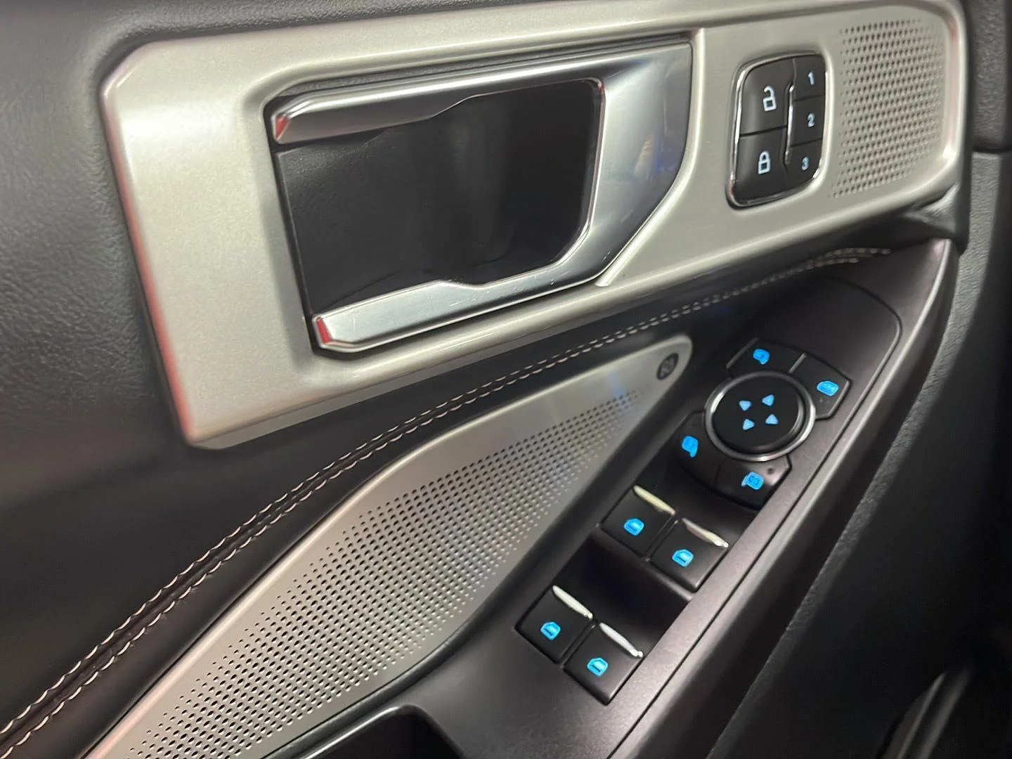 Used 2020 Magnetic Metallic Ford ST image 15
