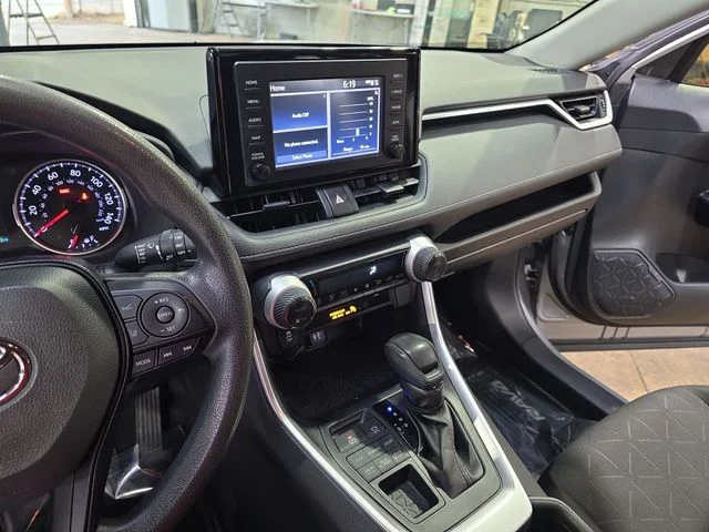 Used 2019 Silver Toyota XLE image 21