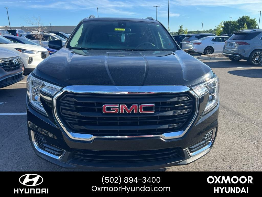 Used 2022 Ebony Twilight Metallic GMC SLE image 2
