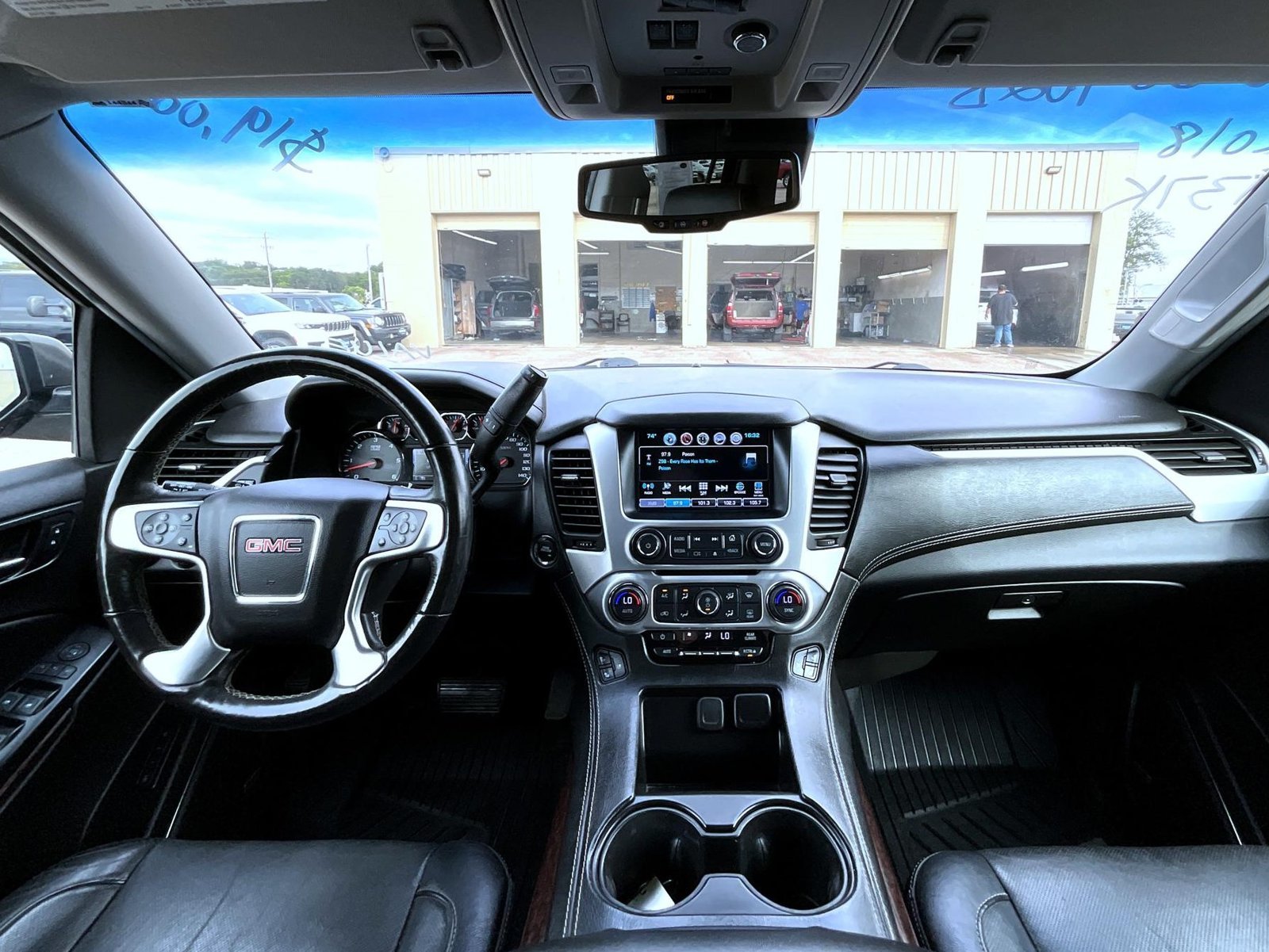 Used 2018 Black GMC SLT image 16